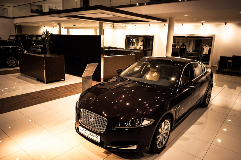 Inspiracje Światłem autorem projektu oświetlenia w Salonie Auto Breczko